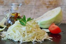 Salată de varză cu roşii