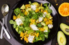 Salată de năut, avocado şi portocale