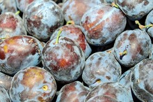 REȚETE VECHI DE 100 DE ANI: Dulceață de prune verzi (perje) și Dulceață de persici roșii