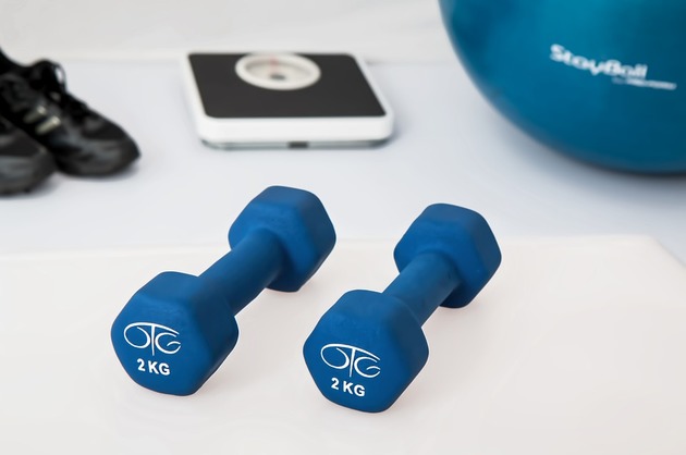 45 de minute de exerciții fizice aerobice și de rezistență pe săptămână îmbunătățesc funcțiile creierului (studiu)