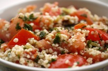 Salată cu quinoa şi legume